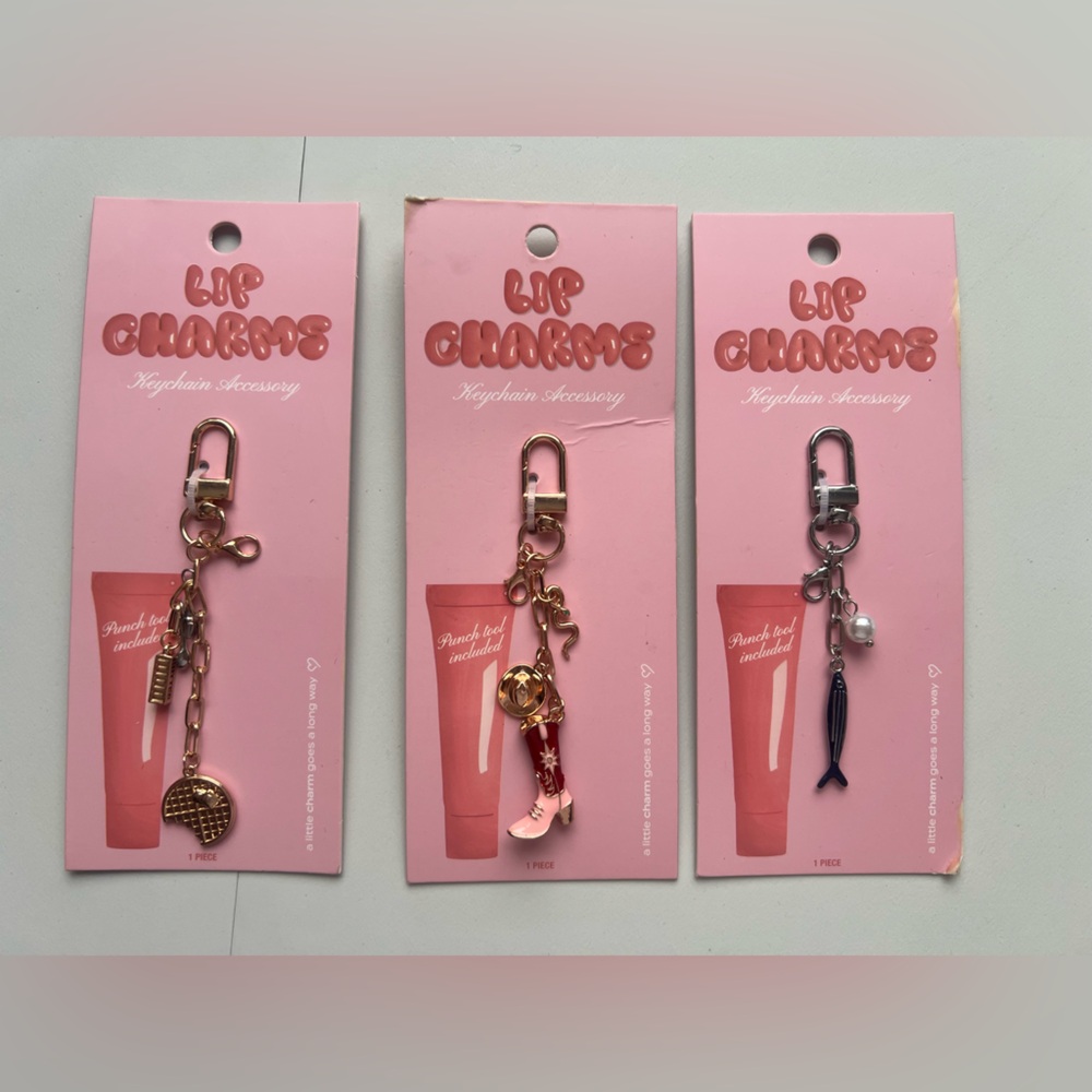 Studio Artifact Lip Charm Keychain
Accessory